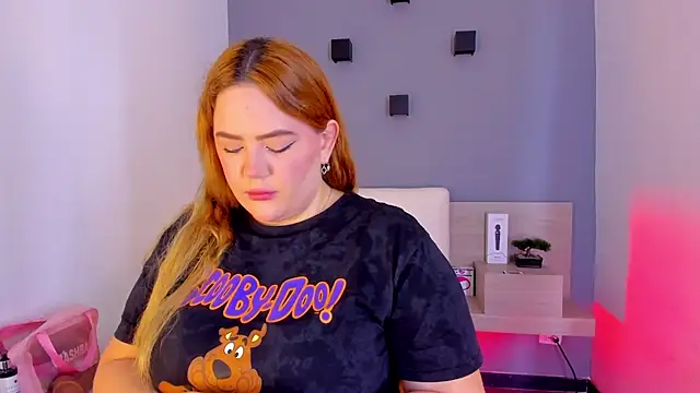 Snapshot of sophiarossee_ chatting on February 6, 2025, 12:37 pm sophiarossee online show from February 6, 2025, 12:37 pm