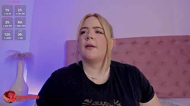 Snapshot of sophiarossee_ chatting on November 18, 2025, 12:09 pm sophiarossee online show from November 18, 2025, 12:09 pm