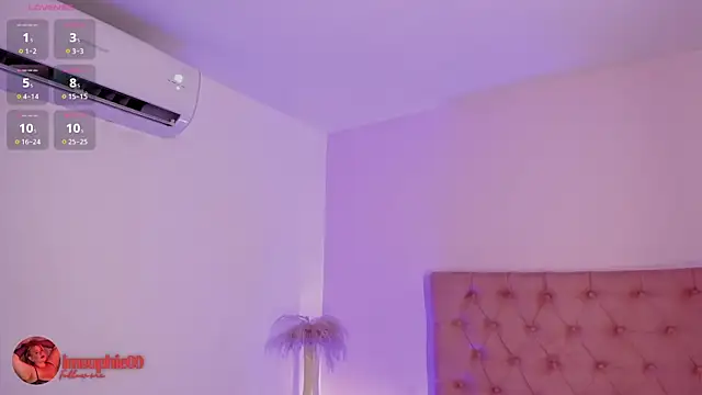 Snapshot of sophiarossee_ chatting on November 24, 2025, 12:05 pm sophiarossee online show from November 24, 2025, 12:05 pm