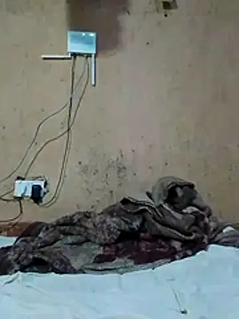 cute naimah online show from March 1, 2026, 4:36 am