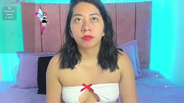 sexylaurita online show from September 17, 2025, 1:02 pm