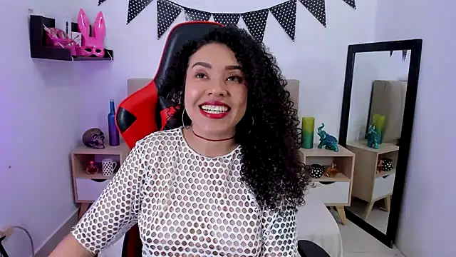 Snapshot of Zoe_Gruber chatting on December 15, 2024, 8:47 pm Zoe Gruber online show from December 15, 2024, 8:47 pm