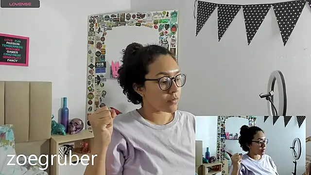 Snapshot of Zoe_Gruber chatting on January 13, 2025, 4:39 am Zoe Gruber online show from January 13, 2025, 4:39 am