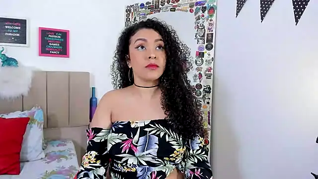 Snapshot of Zoe_Gruber chatting on January 16, 2025, 11:48 pm Zoe Gruber online show from January 16, 2025, 11:48 pm