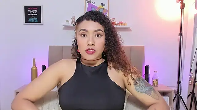 Snapshot of Zoe_Gruber chatting on November 13, 2025, 9:36 pm Zoe Gruber online show from November 13, 2025, 9:36 pm