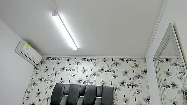 Snapshot of Ehotloveaxxx chatting on March 6, 2025, 12:30 pm Ehotloveaxxx online show from March 6, 2025, 12:30 pm