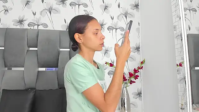 Snapshot of Ehotloveaxxx chatting on October 15, 2025, 1:33 pm Ehotloveaxxx online show from October 15, 2025, 1:33 pm