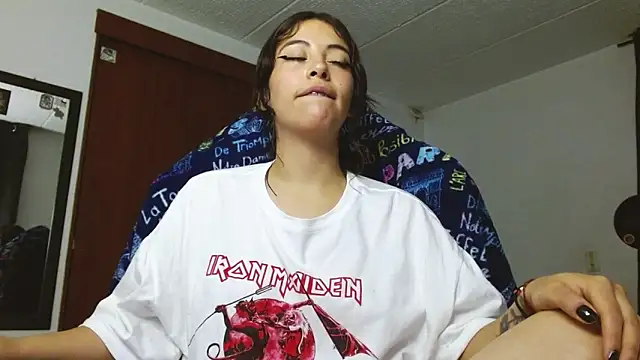 Snapshot of liisaxxx chatting on February 8, 2026, 4:49 am liisaxxx online show from February 8, 2026, 4:49 am