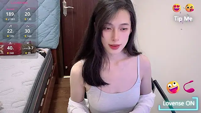 Snapshot of Aurora_99 chatting on February 5, 2026, 1:21 am Aurora 99 online show from February 5, 2026, 1:21 am