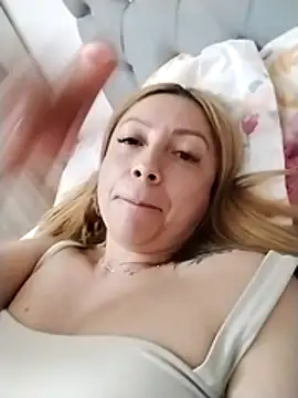 Snapshot of malusexy33 chatting on March 22, 2026, 4:27 am malusexy33 online show from March 22, 2026, 4:27 am