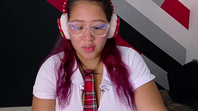 Snapshot of I_am_yours- chatting on December 5, 2025, 11:41 am I am yours- online show from December 5, 2025, 11:41 am