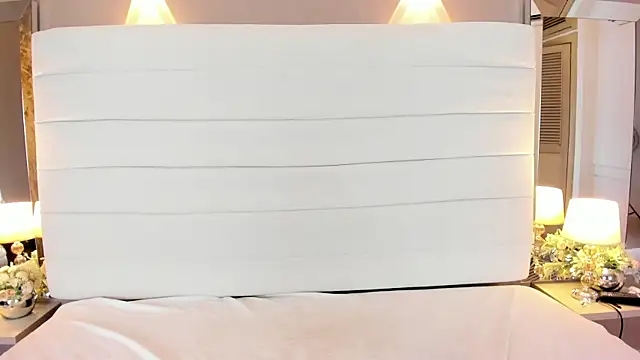 Lilly 2809  online show from September 12, 2025, 4:45 am