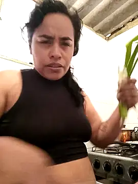 Snapshot of Tita_dirty chatting on November 5, 2025, 5:02 pm Tita dirty online show from November 5, 2025, 5:02 pm