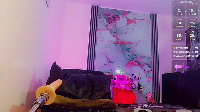  ChanellR  online show from October 8, 2025, 7:33 pm