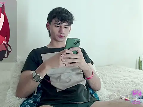 Snapshot of juan_stiven chatting on June 15, 2026, 1:02 pm juan stiven online show from June 15, 2026, 1:02 pm
