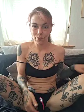 SophiaBlackfoxx online show from May 3, 2026, 9:15 am