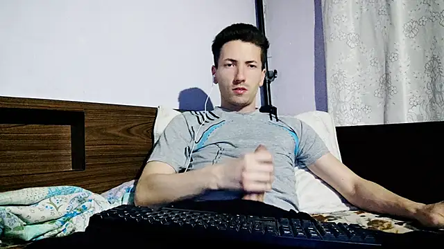  Hocthus  online show from December 28, 2024, 9:30 pm