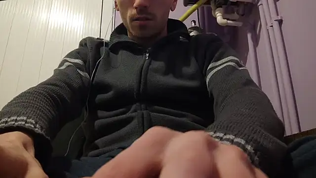  Hocthus  online show from February 13, 2025, 4:28 pm