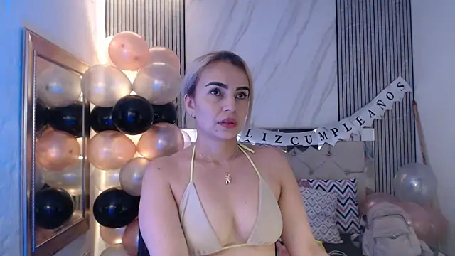 ashley  tylor online show from April 25, 2026, 7:44 pm