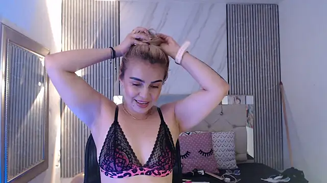 ashley  tylor online show from April 30, 2026, 8:26 pm