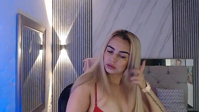 ashley  tylor online show from May 5, 2026, 2:58 pm