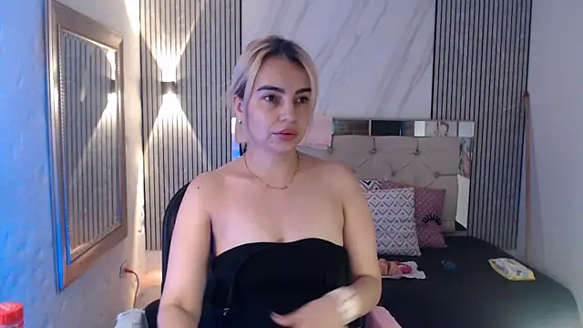 ashley  tylor online show from May 12, 2026, 4:15 pm