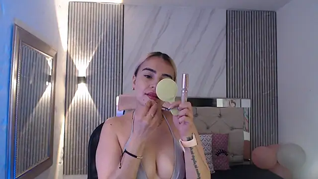 ashley  tylor online show from May 15, 2026, 12:23 pm