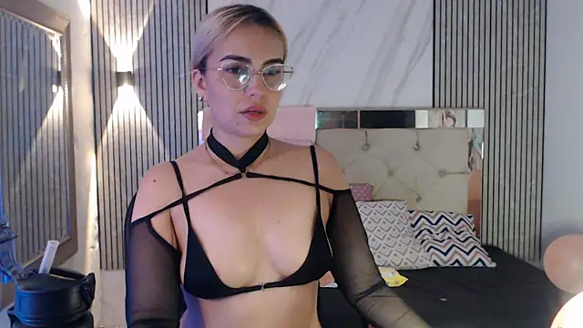 ashley  tylor online show from May 17, 2026, 7:17 am