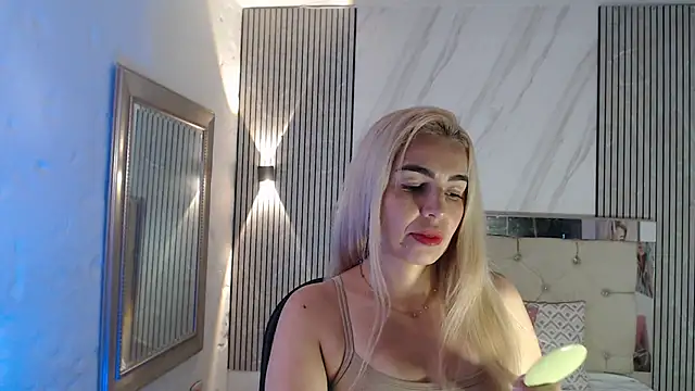ashley  tylor online show from June 10, 2026, 7:02 pm