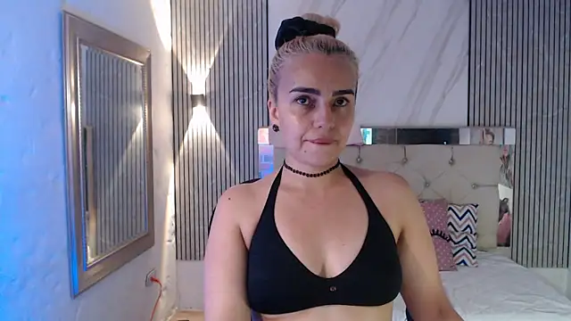 ashley  tylor online show from June 12, 2026, 7:13 pm