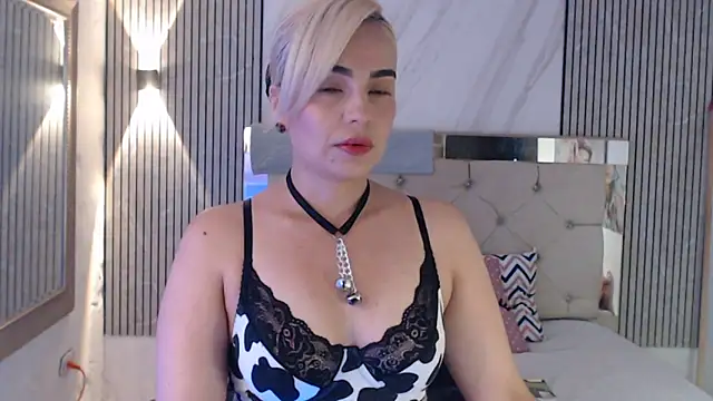 ashley  tylor online show from June 13, 2026, 7:45 pm