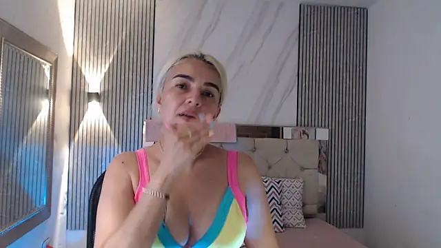 ashley  tylor online show from July 22, 2026, 7:38 pm