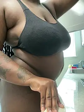 fantasygyal online show from June 24, 2026, 3:44 pm