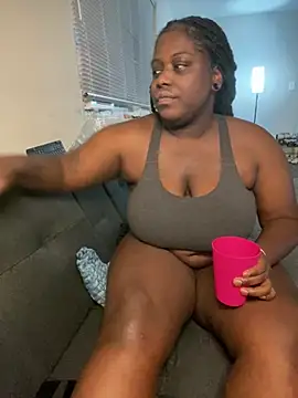 fantasygyal online show from July 18, 2026, 2:27 am