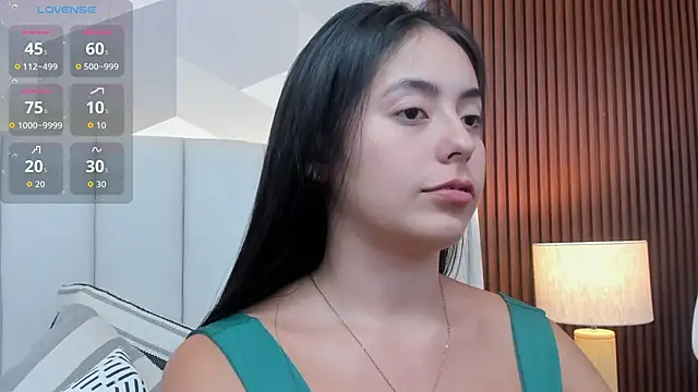 Julietasantos   online show from April 28, 2026, 6:24 pm