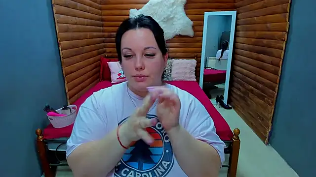 Snapshot of BubbleEmma chatting on January 24, 2025, 5:32 pm BubbleEmma online show from January 24, 2025, 5:32 pm