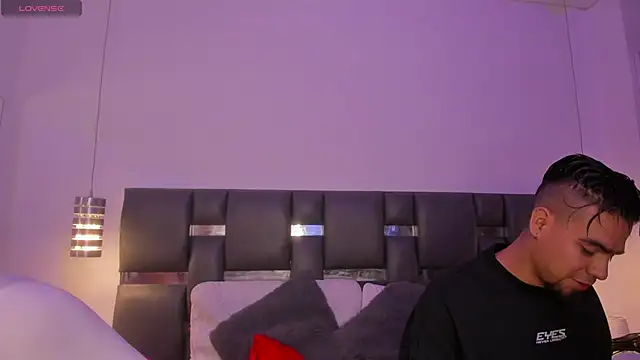 PittAndLunaa online show from February 3, 2026, 12:32 pm