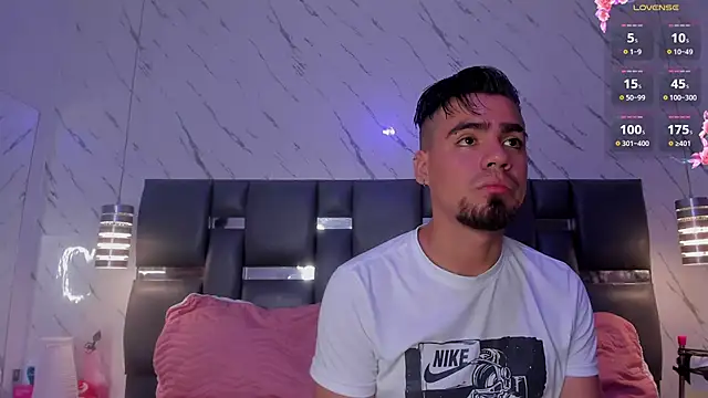 PittAndLunaa online show from February 24, 2026, 12:47 pm