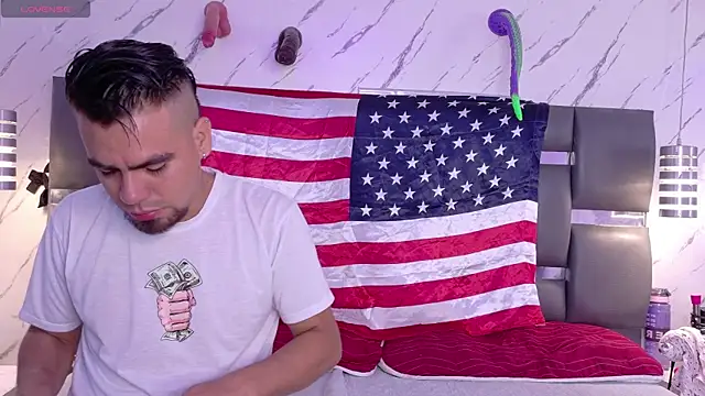 PittAndLunaa online show from July 4, 2026, 12:11 pm