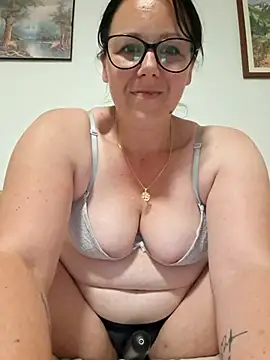 Snapshot of fekete_demon chatting on May 11, 2026, 12:11 pm fekete demon online show from May 11, 2026, 12:11 pm