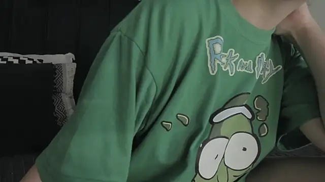 Snapshot of Adeelinee chatting on February 3, 2025, 7:42 pm Adeelinee online show from February 3, 2025, 7:42 pm