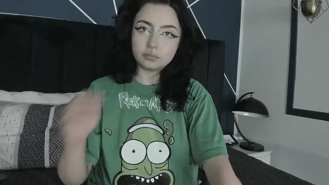 Snapshot of Adeelinee chatting on February 3, 2025, 10:54 pm Adeelinee online show from February 3, 2025, 10:54 pm