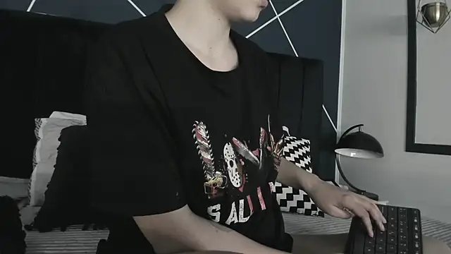 Snapshot of Adeelinee chatting on February 7, 2025, 8:10 pm Adeelinee online show from February 7, 2025, 8:10 pm