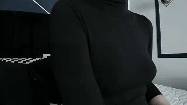 Snapshot of Adeelinee chatting on February 14, 2025, 7:44 pm Adeelinee online show from February 14, 2025, 7:44 pm