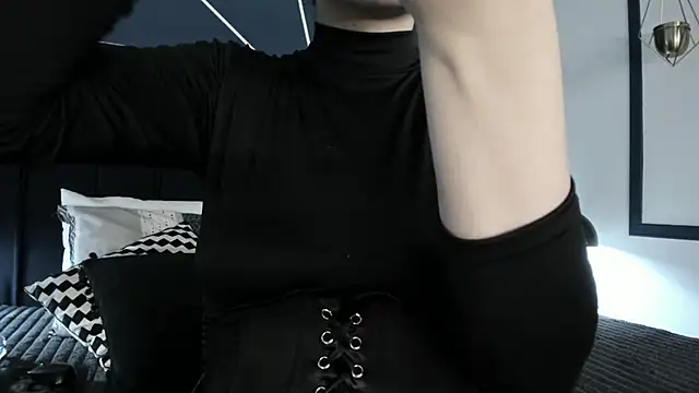 Snapshot of Adeelinee chatting on March 19, 2025, 7:38 pm Adeelinee online show from March 19, 2025, 7:38 pm