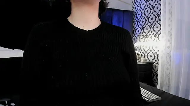 Snapshot of Adeelinee chatting on September 16, 2025, 7:37 pm Adeelinee online show from September 16, 2025, 7:37 pm