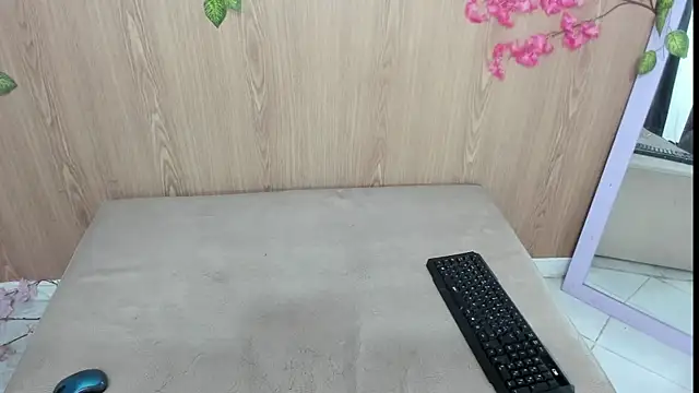 jenelotizz06 online show from June 16, 2026, 2:36 am
