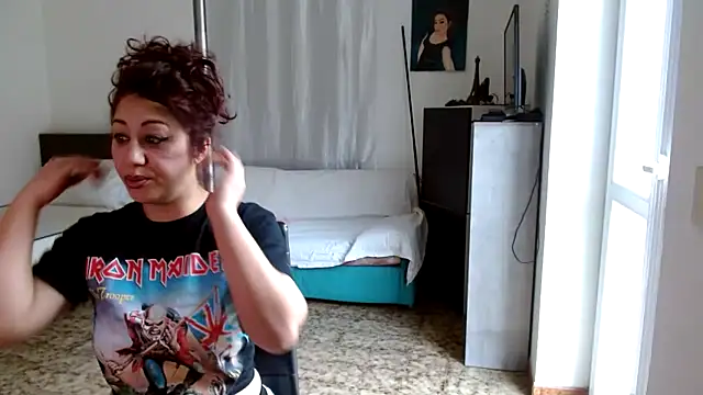 danasantoreal online show from February 12, 2026, 8:42 am