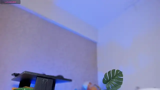 Snapshot of hanna_lee02 chatting on September 25, 2025, 11:58 am hanna lee02 online show from September 25, 2025, 11:58 am