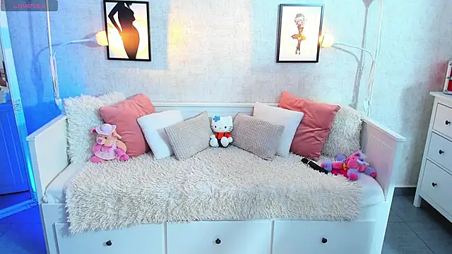 LindsayDeee online show from September 9, 2025, 6:13 am